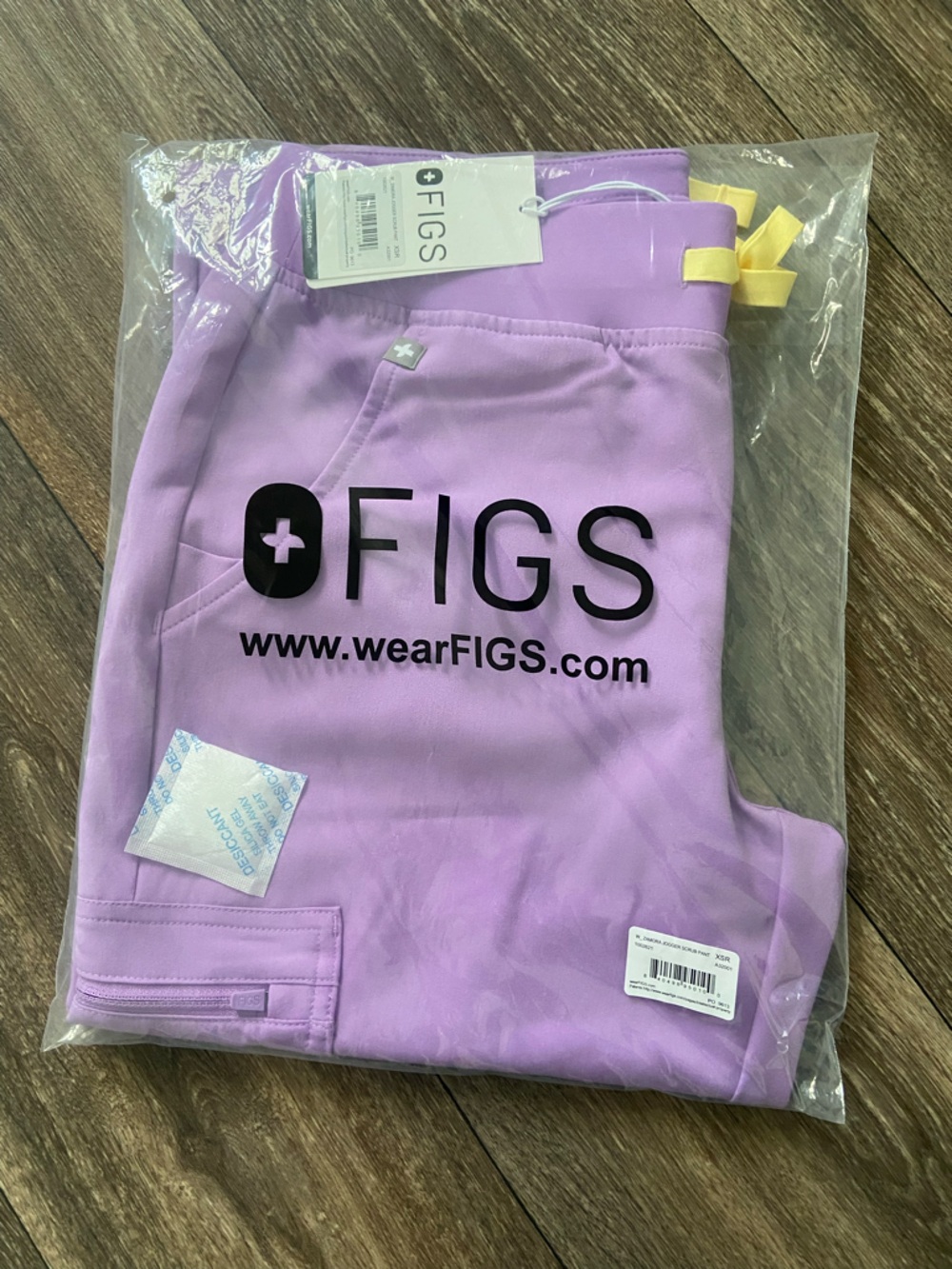 FIGS Women’s Wild Iris Zamora Jogger Scrub Pants size XSR